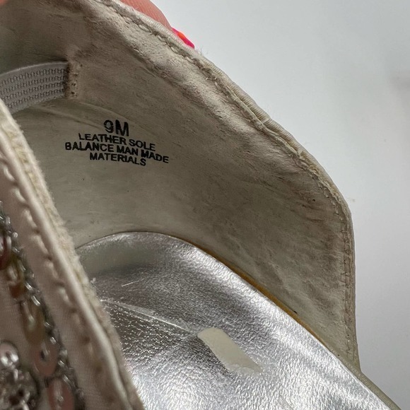 VALENTI FRANCO Heels 9‎ Silver Wedding Shoes Prom Fancy Sequins Beaded Formal - Picture 9 of 11